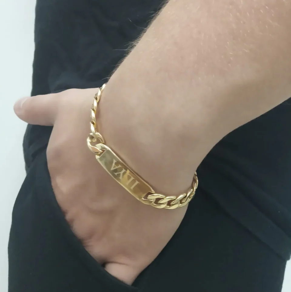 צמיד גורמט עבה לגבר בציפוי זהב עם אפשרות לחריטה אישית