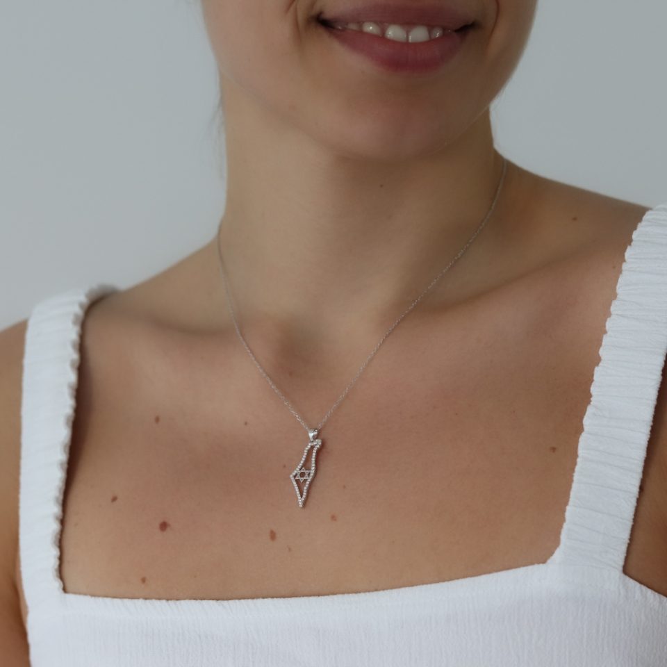 שרשרת ארץ ישראל משובצת בכסף