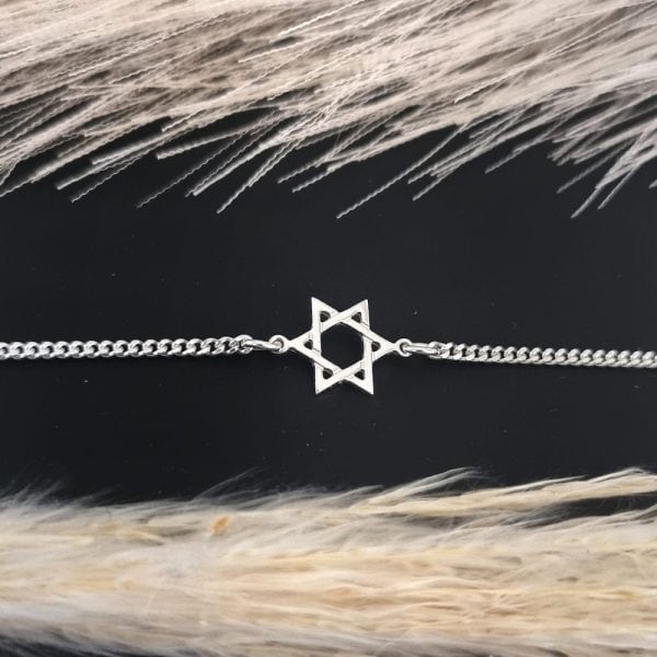 צמיד גורמט עדין עם מגן דוד לחריטה