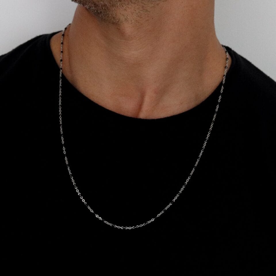 שרשרת חרוזים עדינים לגבר
