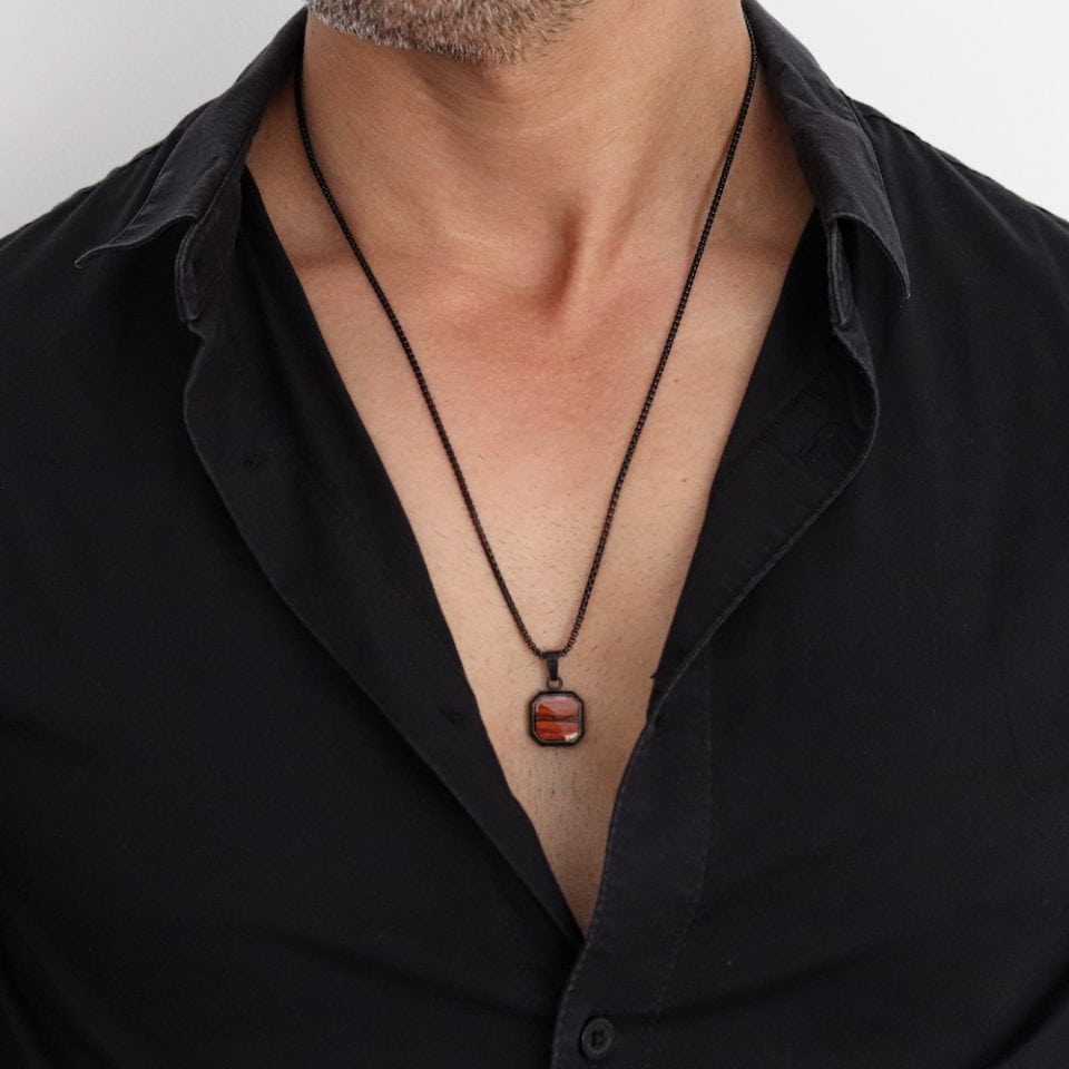 שרשרת לגבר אבן אדומה