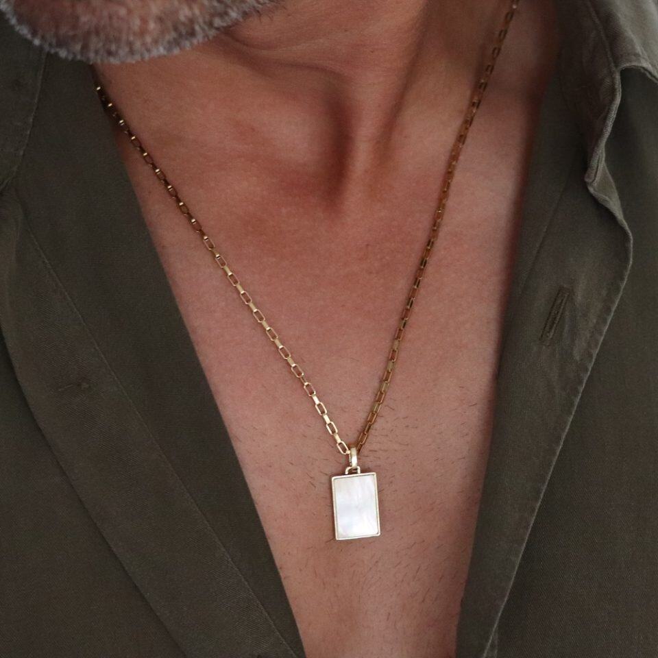 שרשרת לגבר עם תליון מלבן זהב לבן