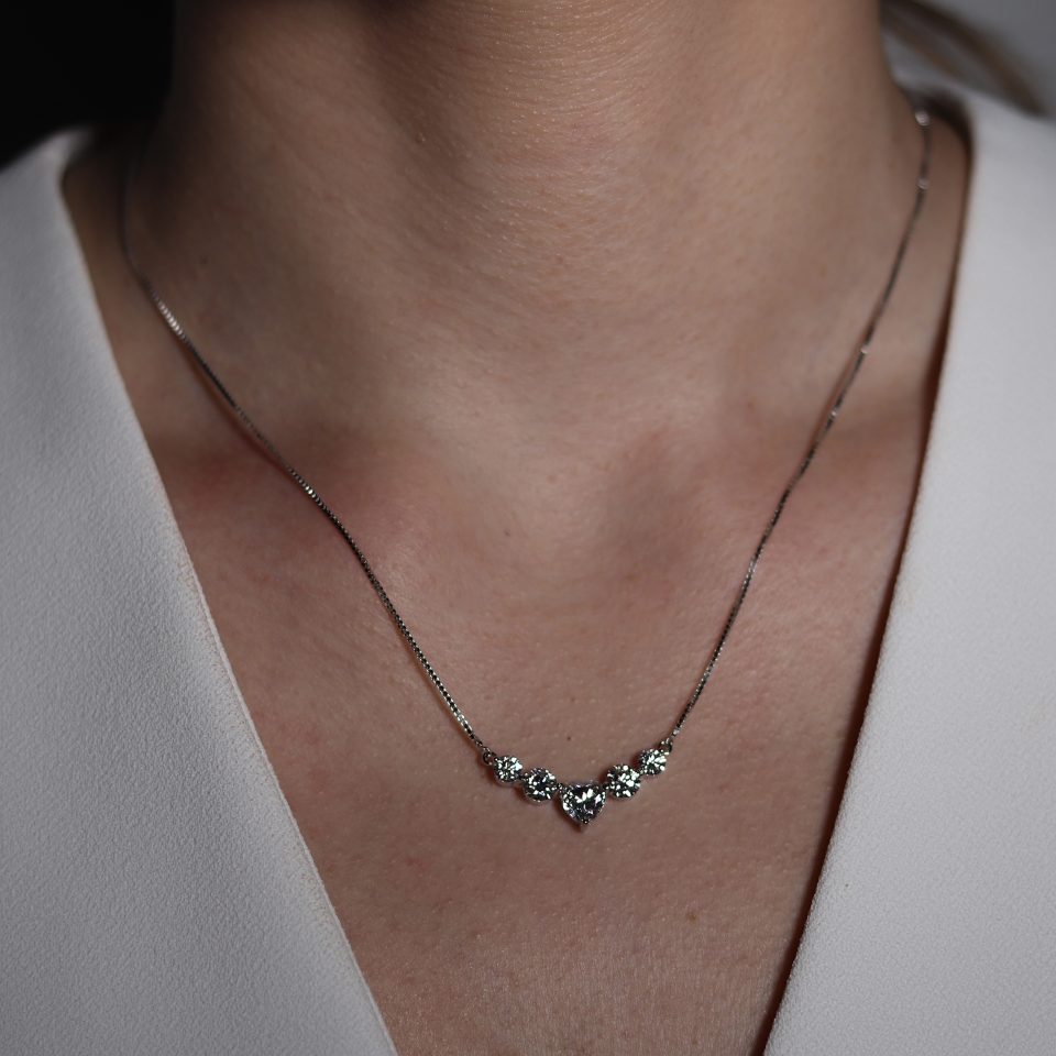 שרשרת כסף לאישה עם 5 תליוני מעבדה מוסונייט