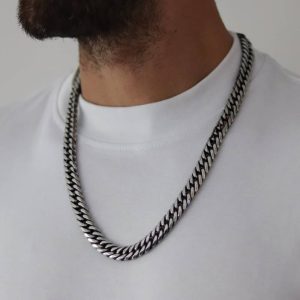 שרשרת גורמט לגבר עבה וחלקה בצבע כסף