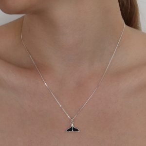שרשרת סנפיר שחור לאישה