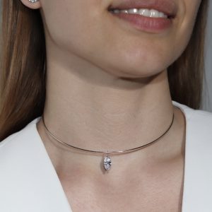 שרשרת קולר קשיחה מכסף עם תליון אבן מרקיזה