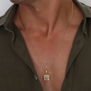 שרשרת ריבוע זהב ואבן לגבר