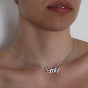 שרשרת שם אות משובצת