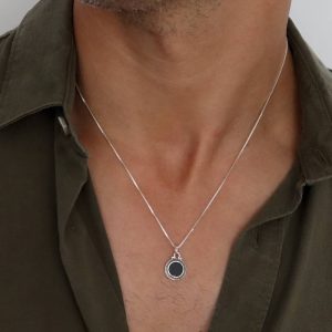שרשרת תליון שחור עגול לגבר