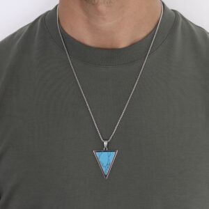 שרשרת כסף לגבר עם תליון משולש אבן טורקיז, מבט מקרוב